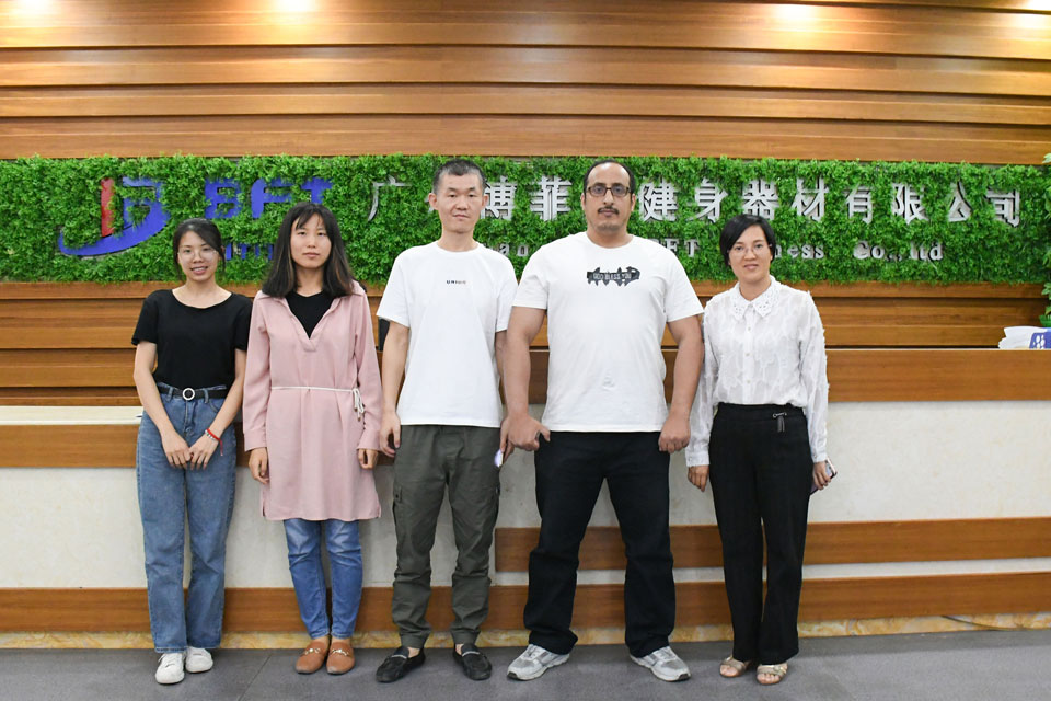 沙特客户进口在线免费观看亚洲麻豆品牌商用健身器材